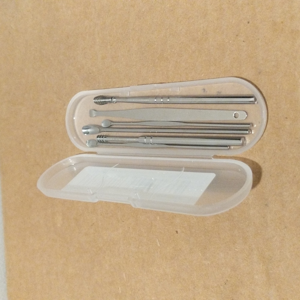 EAR WAX REMOVER TOOLS 6 PC. W/CASE